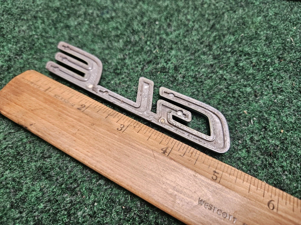 00-01 Nissan Maxima GLE Trunk Lid Emblem Nameplate OEM 84896-2Y903 Silver 5M3