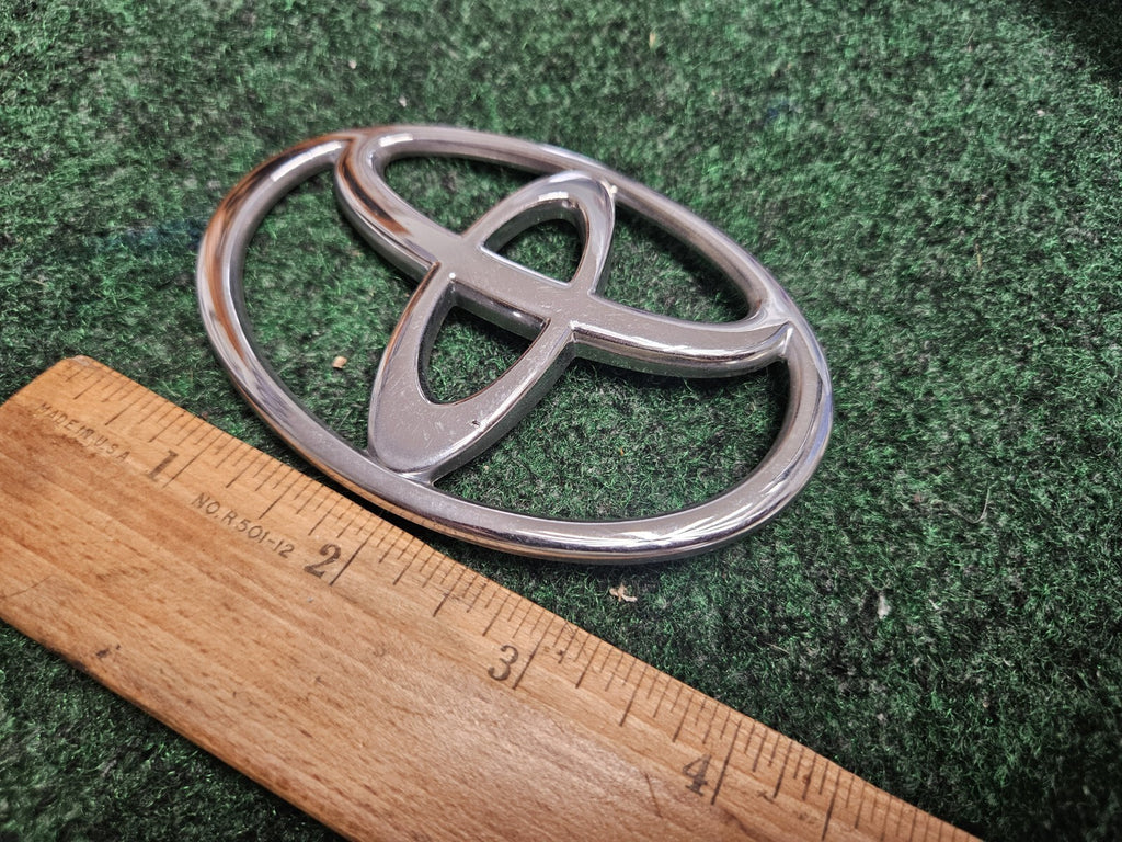 Toyota 1997-2001 Camry Chrome Rear Trunk Emblem Badge Logo Name 75441-AA040 6M9