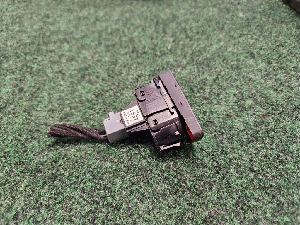 2014-2016 Chevrolet Malibu Hazard Emergency Warning Light Switch Control OEM 6M2