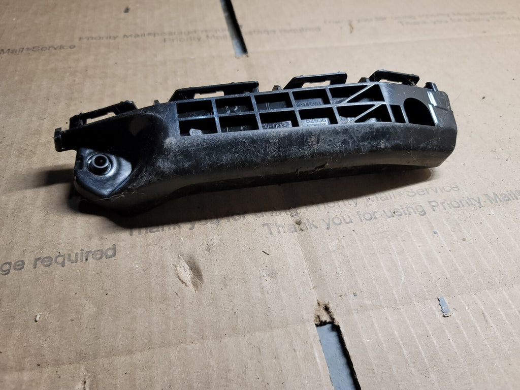 2012-2014 Toyota Yaris  Front Driver Side Bumper Retainer Left LH HL3