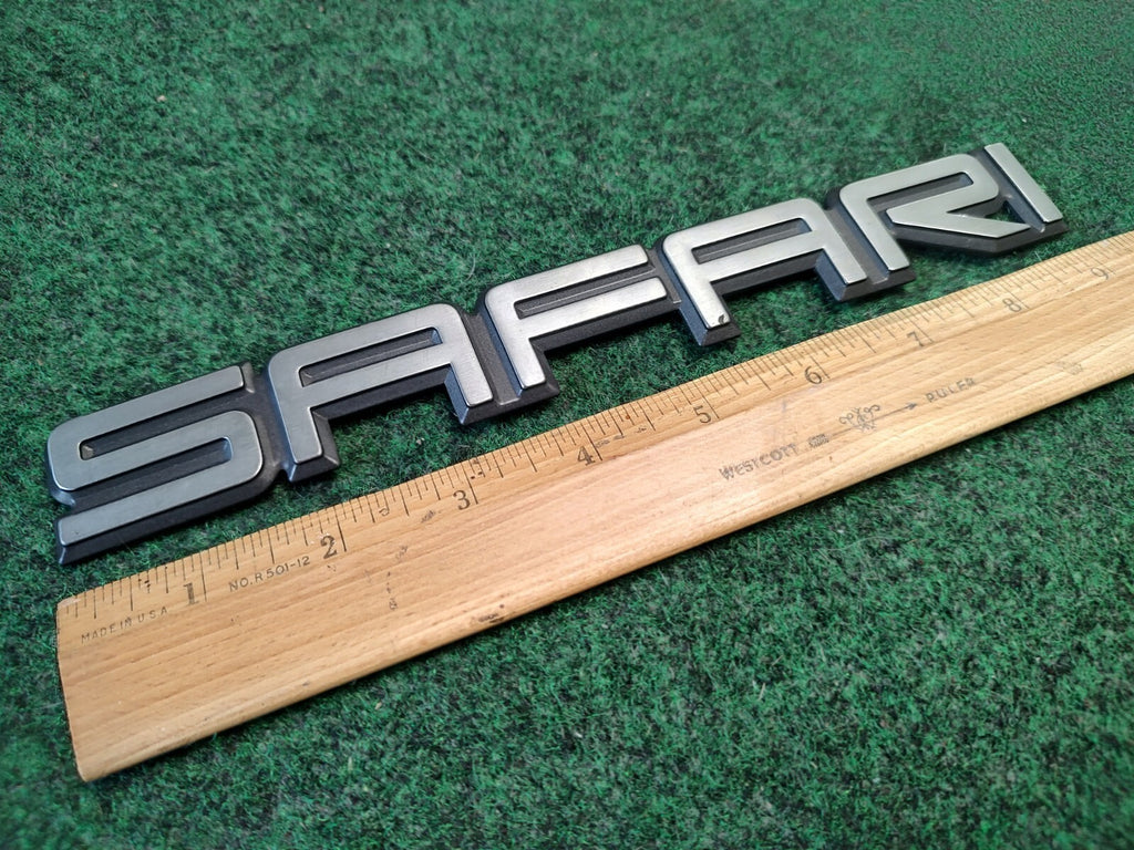 1995-2005 GMC Safari Rear Door Emblem Badge Logo Nameplate Name 15690681 2S8