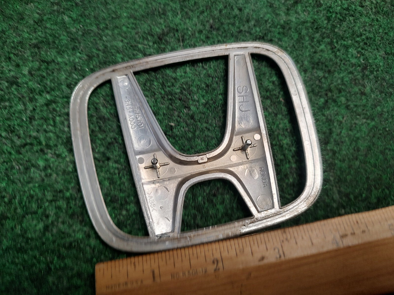 2005-2010 HONDA ODYSSEY REAR LIFTGATE EMBLEM LOGO SYMBOL 75701-SHJ-A000 OEM 2S9