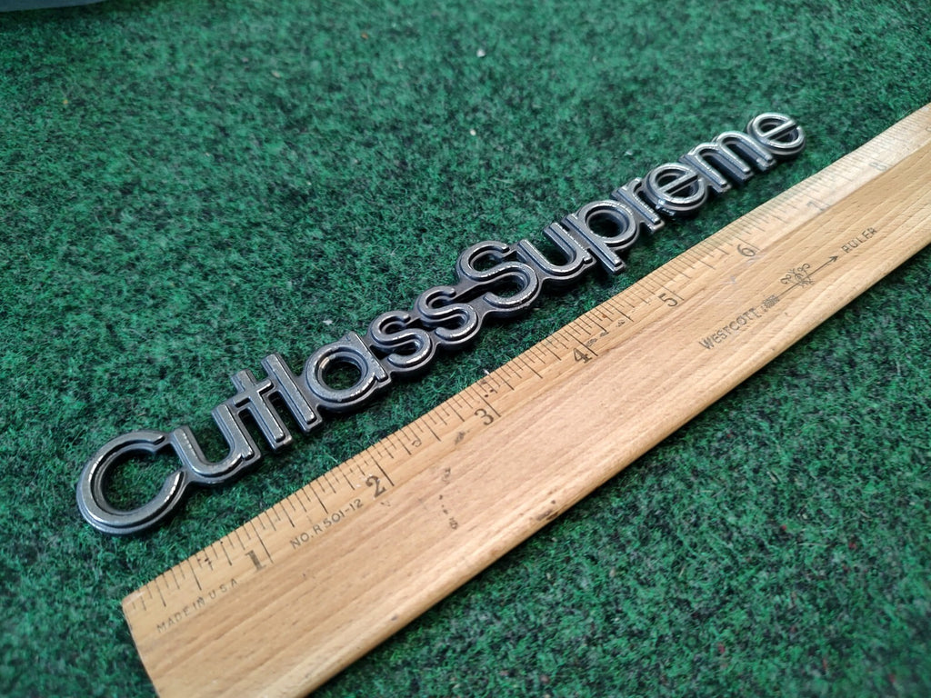 93 94 95 96 97 OLDSMOBILE CUTLASS SUPREME SIDE EMBLEM BADGE SYMBOL LOGO OEM 1S5
