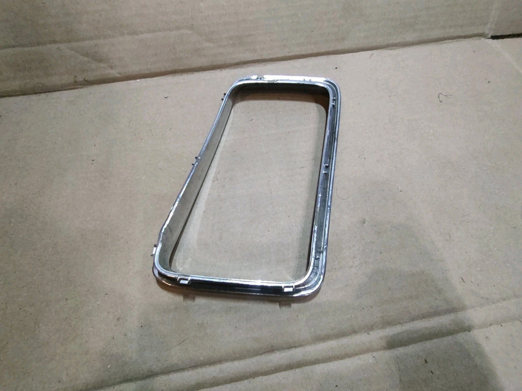 2015-16 Jeep Grand Cherokee Insert Grille Surround Trim Bezel OEM 68143136AB EL3