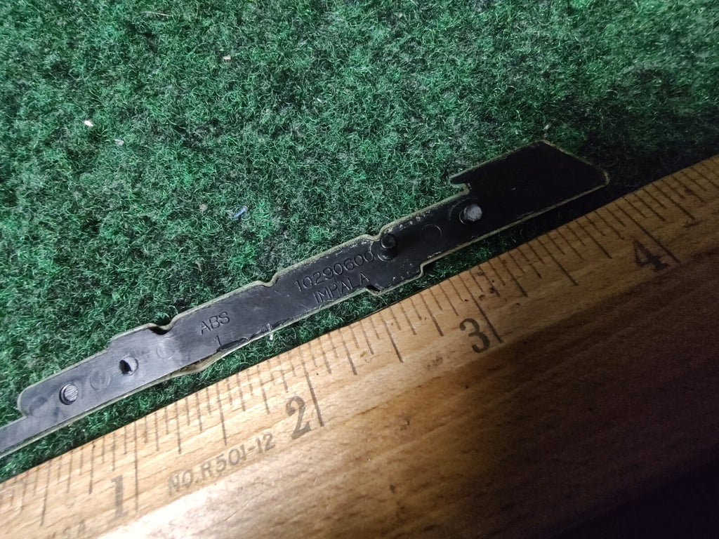 2000-2005 Chevrolet Impala Panel Emblem NAME PLATE BADGE 10290600 OEM 3S5