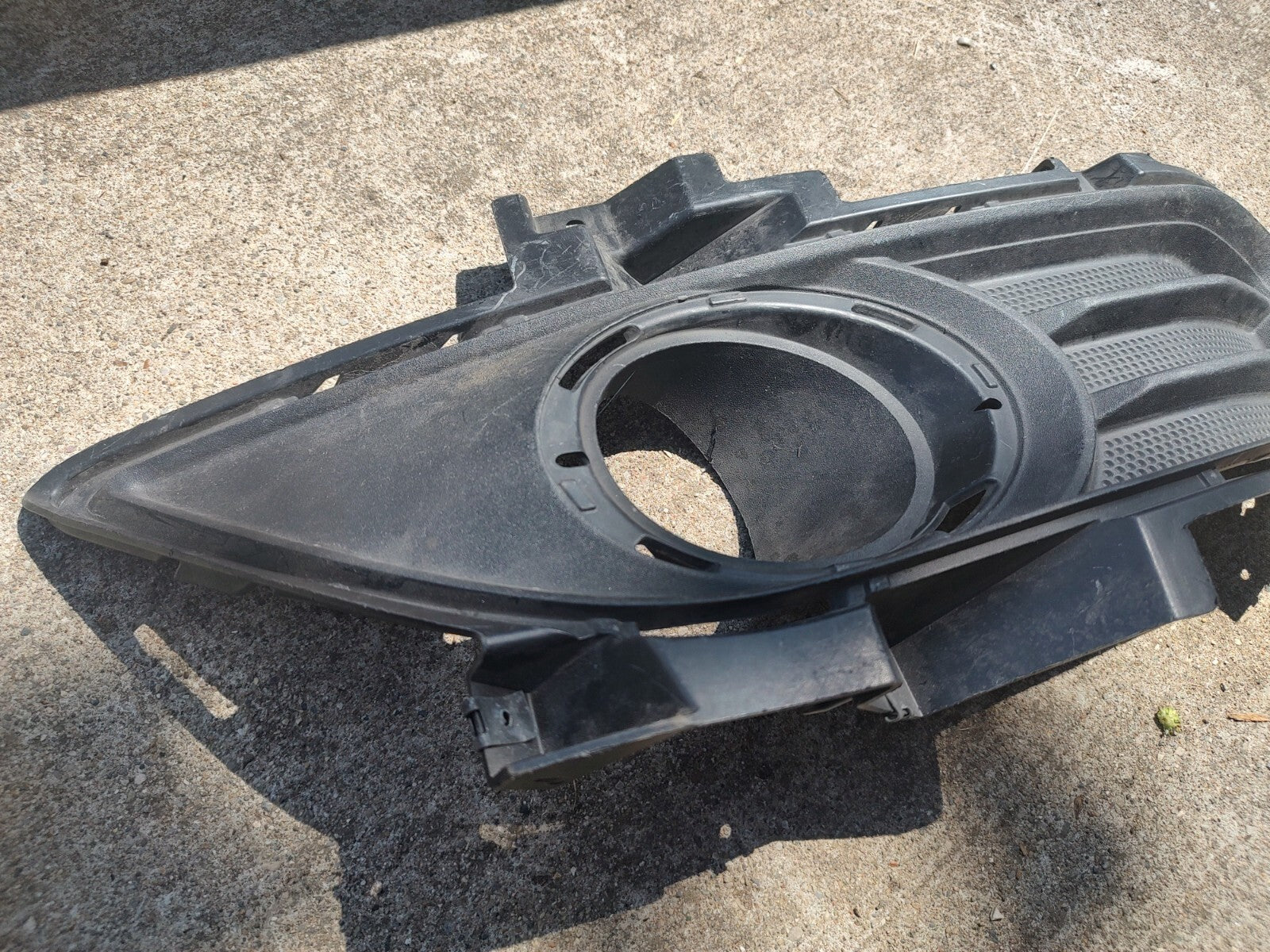 2013 2014 2015 2016 Ford Fusion Front Left Bumper Fog Lamp Grille Bezel OEM JT1