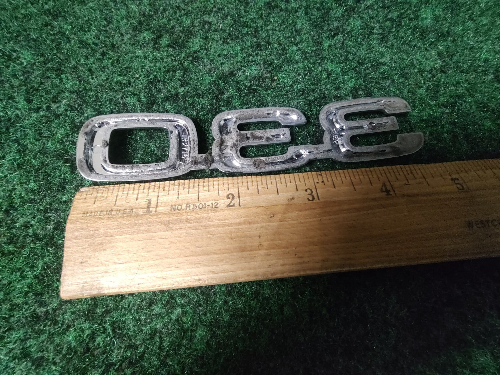 98 99 00 01 02 03 04 05 LEXUS 330 REAR EMBLEM BADGE LOGO 9L3