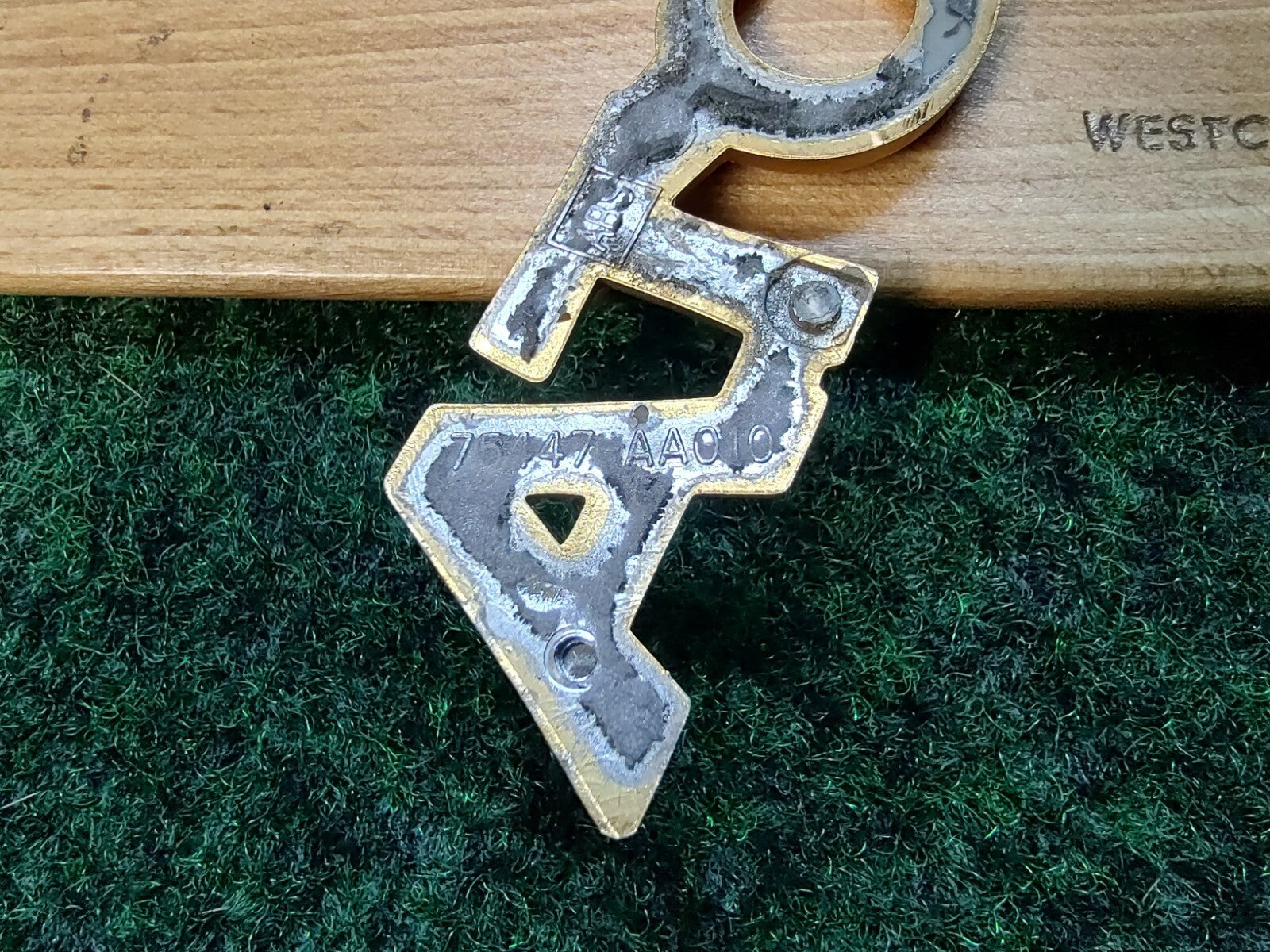 Toyota 1997-2001 Camry Gold Rear Trunk Emblem Badge Logo Name 75447-AA010 9L3