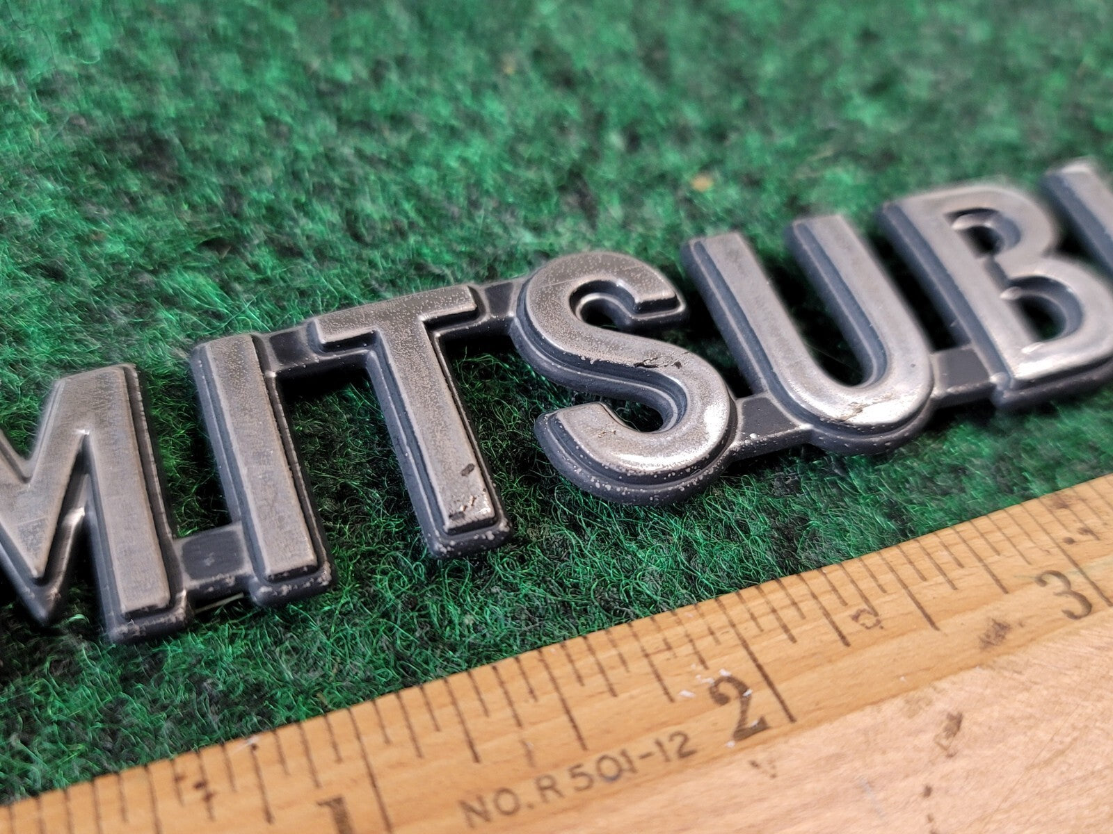 MITSUBISHI OUTLANDER LANCER GALANT REAR EMBLEM LOGO BADGE SIGN SYMBOL 1M3