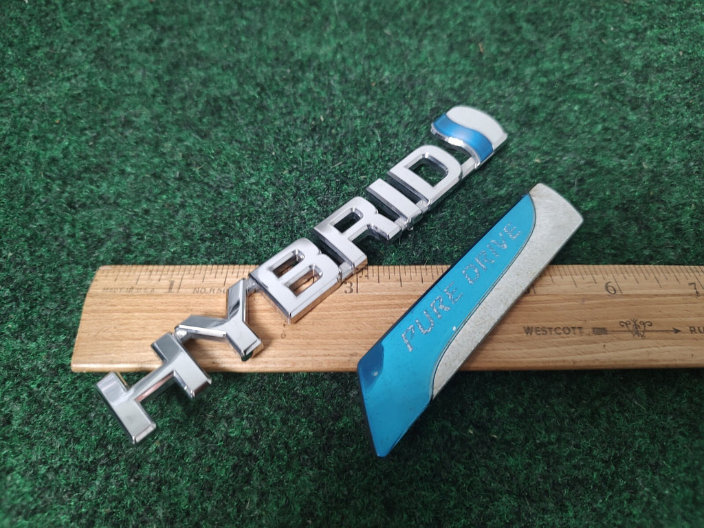 TOYOTA PRIUS HYBRID SIDE FENDER EMBLEM LOGO BADGE SYMBOL USED 1M4