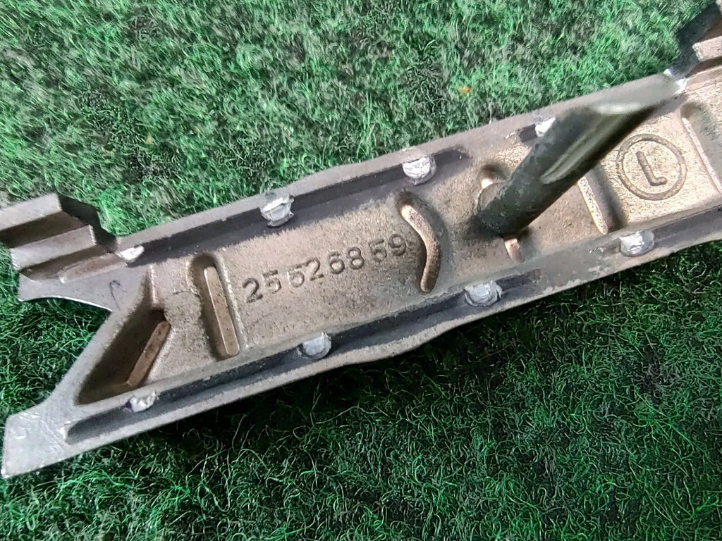 2003 2004 BUICK PARK AVENUE FRONT GRILLE EMBLEM BADGE SYMBOL 02 03 OEM 1S1