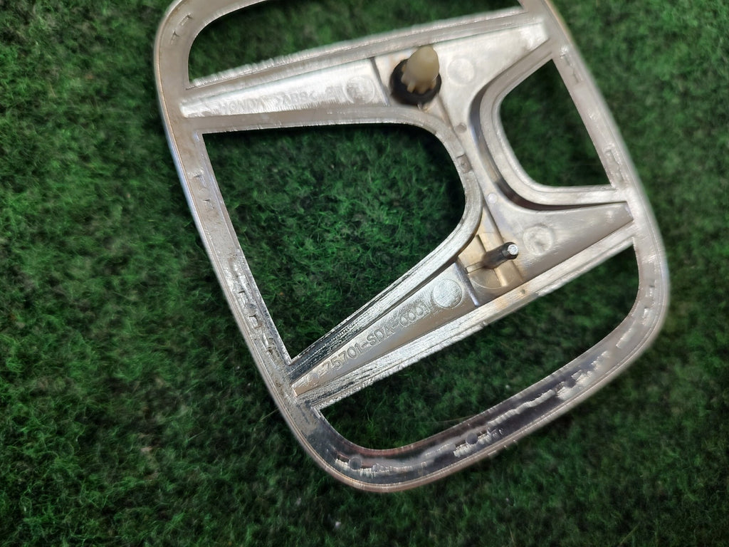 2003-2005 HONDA ACCORD SEDAN REAR TRUNK CENTER EMBLEM BADGE LOGO SYMBOL 4S2