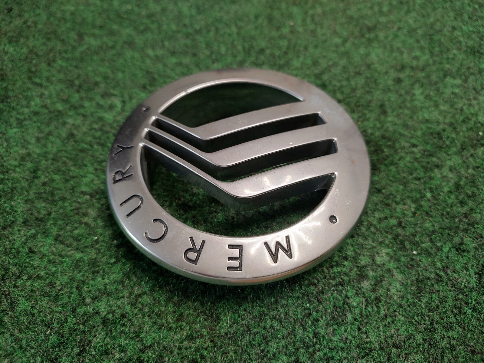 02 03 04 05 MERCURY MOUNTAINEER FRONT GRILLE EMBLEM LOGO BADGE SIGN SYMBOL 2S3