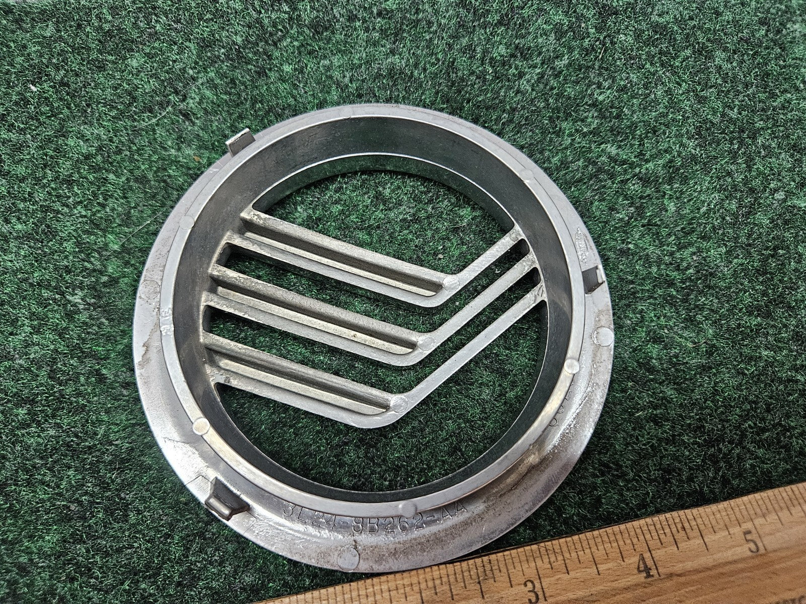 2002-05 Mercury Mountaineer Front Grille Emblem OEM Motorcraft 3l24-8B262-AA GL2