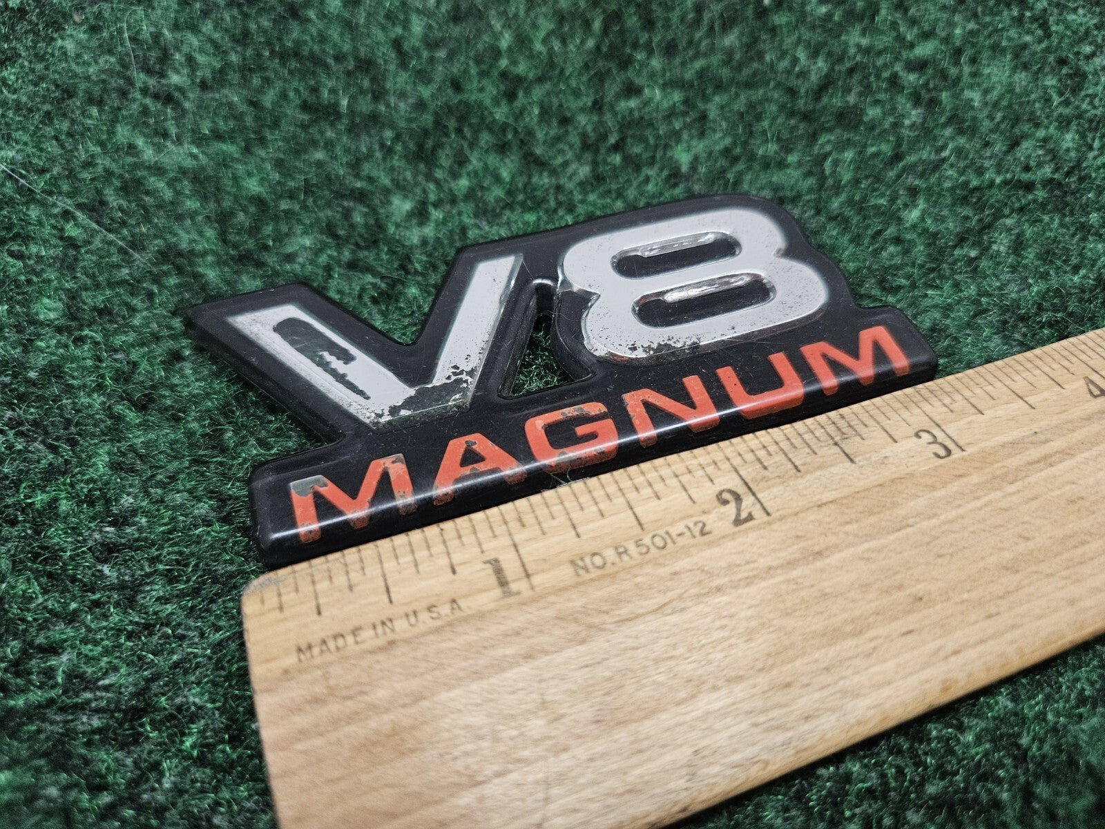 Dodge V8 Magnum Front Fender Plastic Emblem Badge Logo Nameplate Name Plate GL3