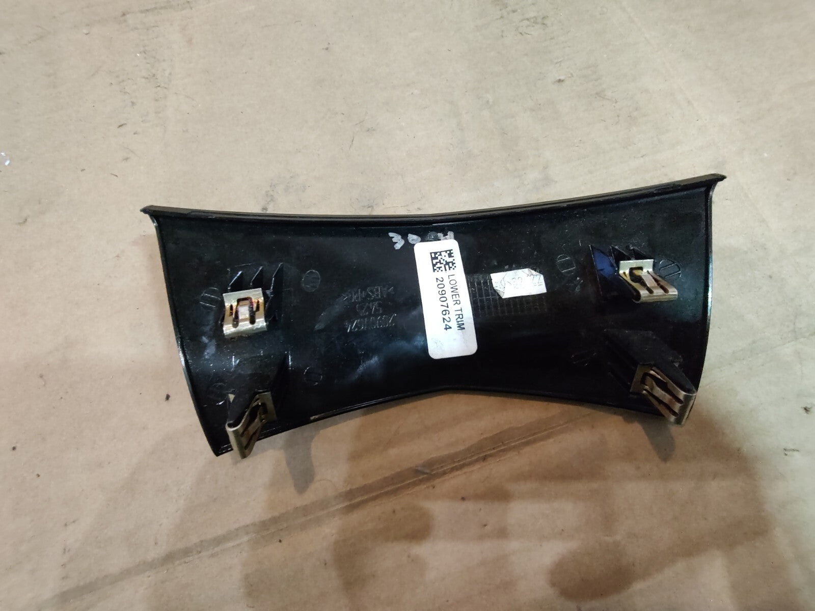 2013 -2019 CADILLAC XTS DASH PANEL LOWER TRIM BEZEL COVER PLATE OEM 20907624 CL1
