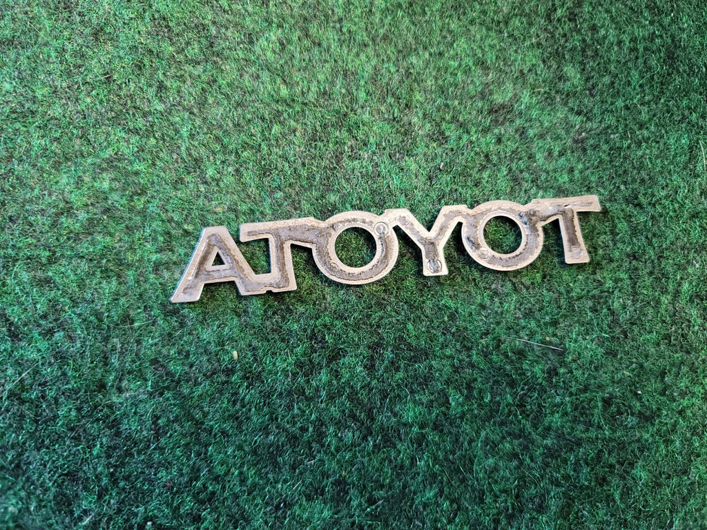 1997-2001 TOYOTA CAMRY REAR LID CHROME EMBLEM LOGO BADGE SYMBOL USED OEM 1M5