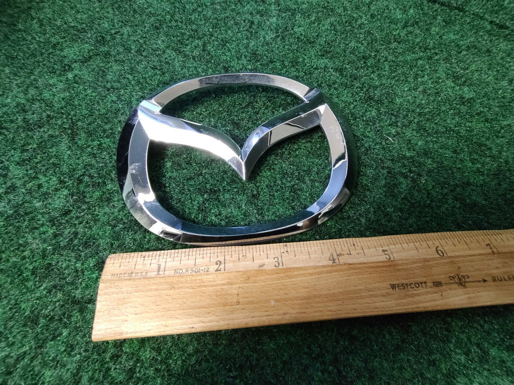 04 05 06 07 08 09 MAZDA 3  EMBLEM LOGO BADGE OEM BN8V-51-730 5S6