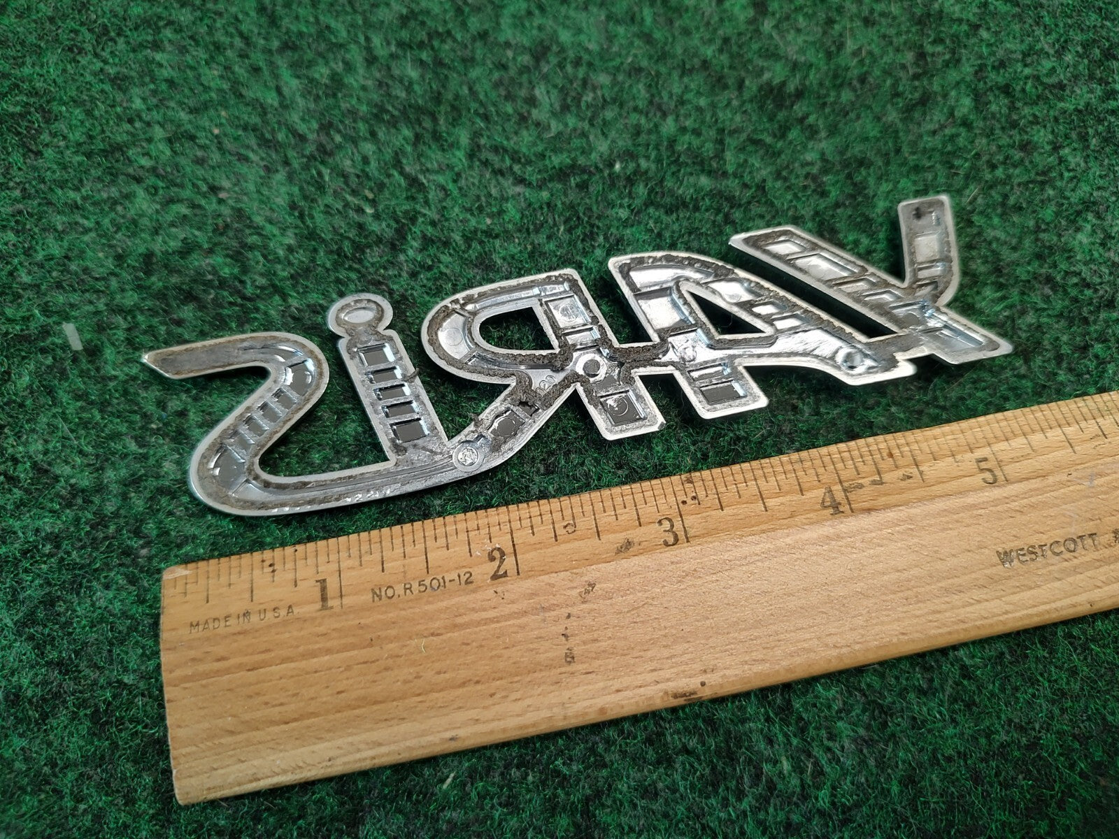 2006-2011 TOYOTA YARIS REAR EMBLEM LOGO BADGE SYMBOL CHROME LETTERS OEM 2S7