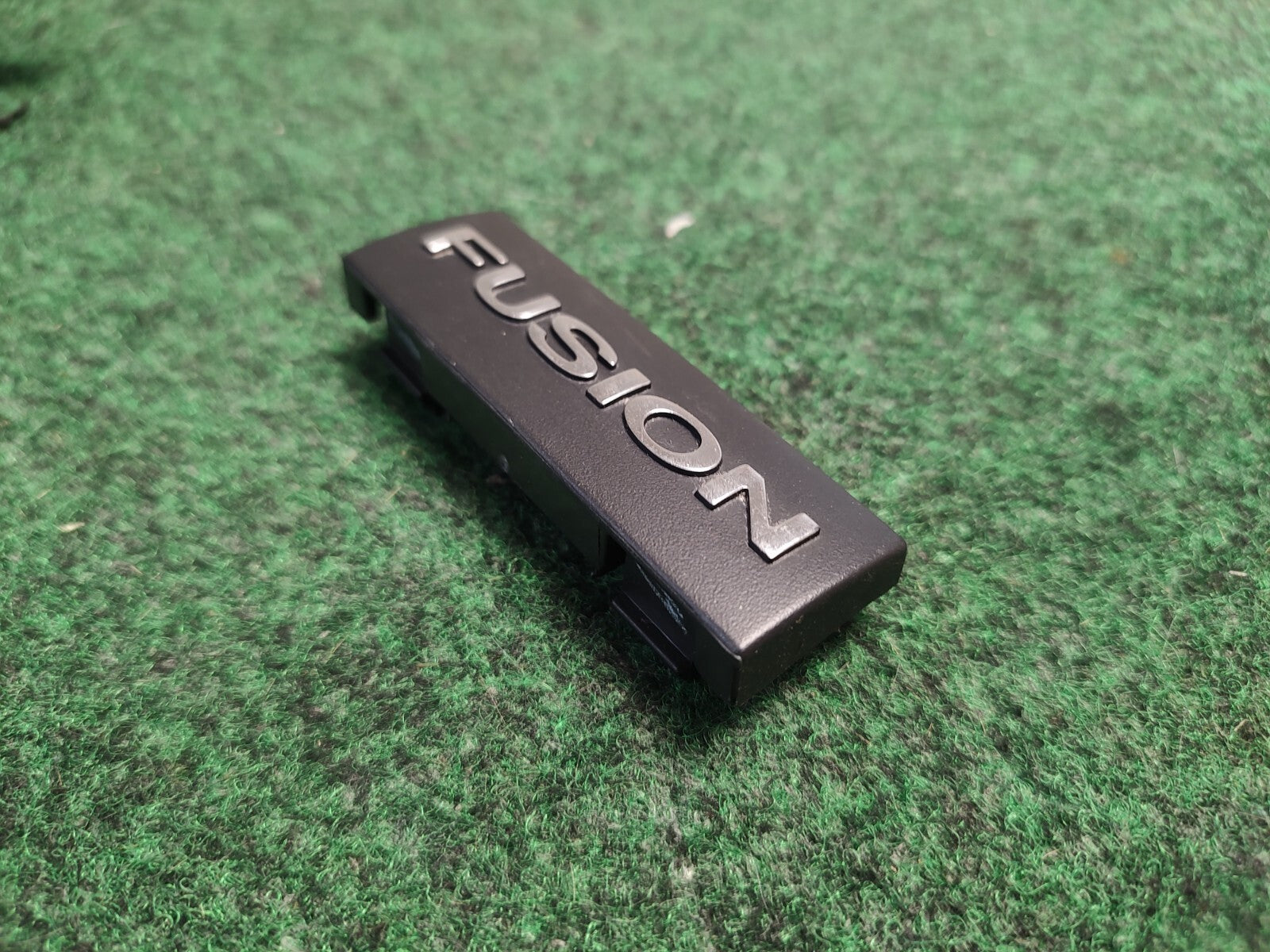 2006-2009 FORD FUSION DASH EMBLEM LOGO BADGE SYMBOL USED OEM 2S9