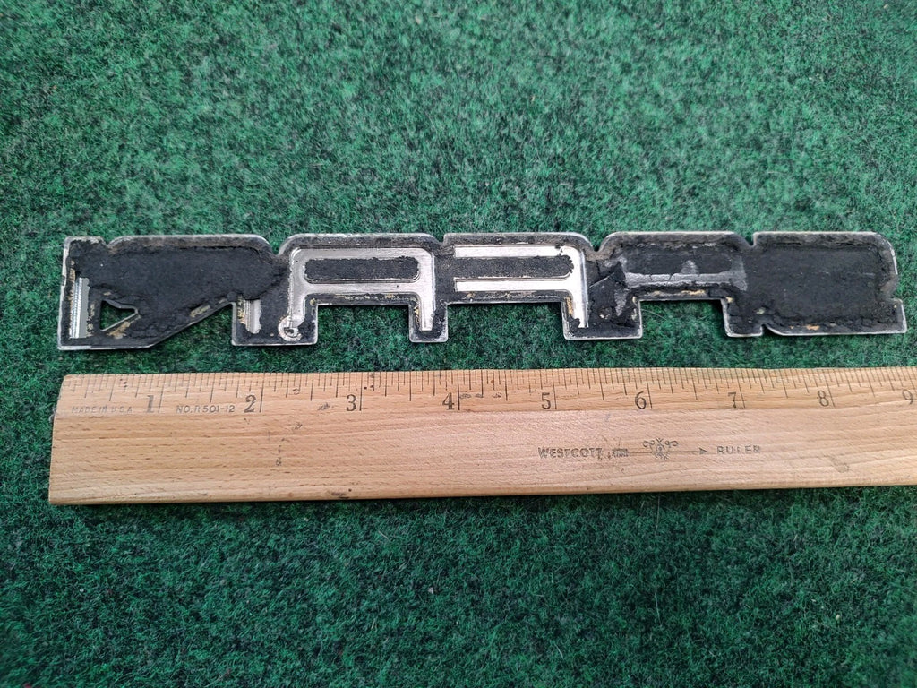 GMC 1995-2005 Safari Rear Door Emblem Badge Logo Nameplate Name 15690681 1S7