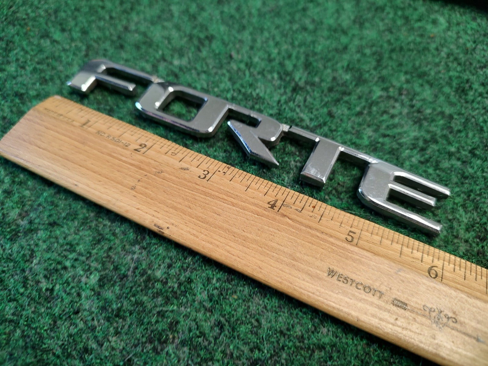 10 11 12 13 Kia FORTE Emblem Nameplate Rear trunk Chrome Emblem 863101M000 5S1
