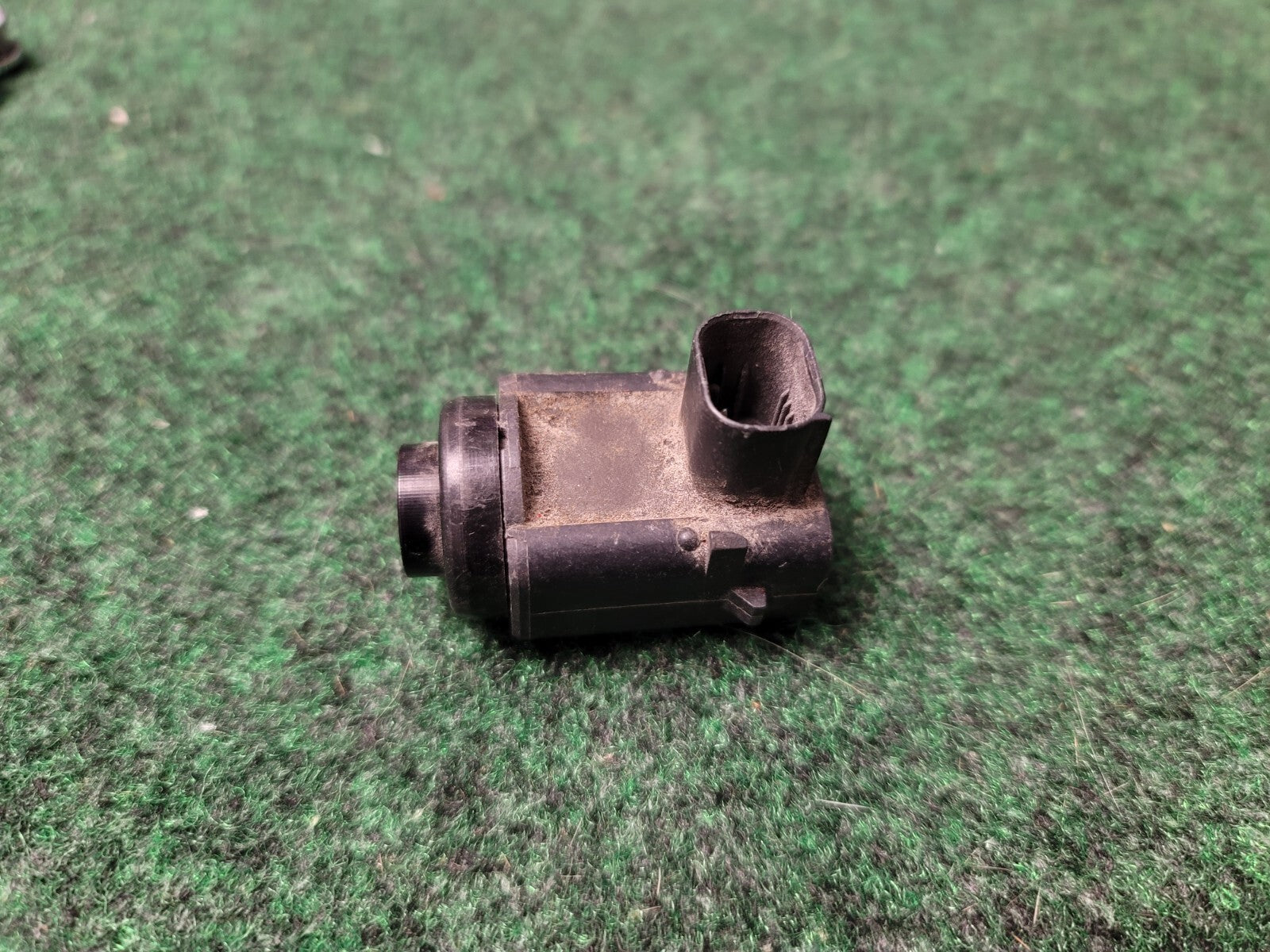 03-06 Lincoln Navigator Bumper Parking Assist Sensor OEM 2L1T-15K859-AA 9L2