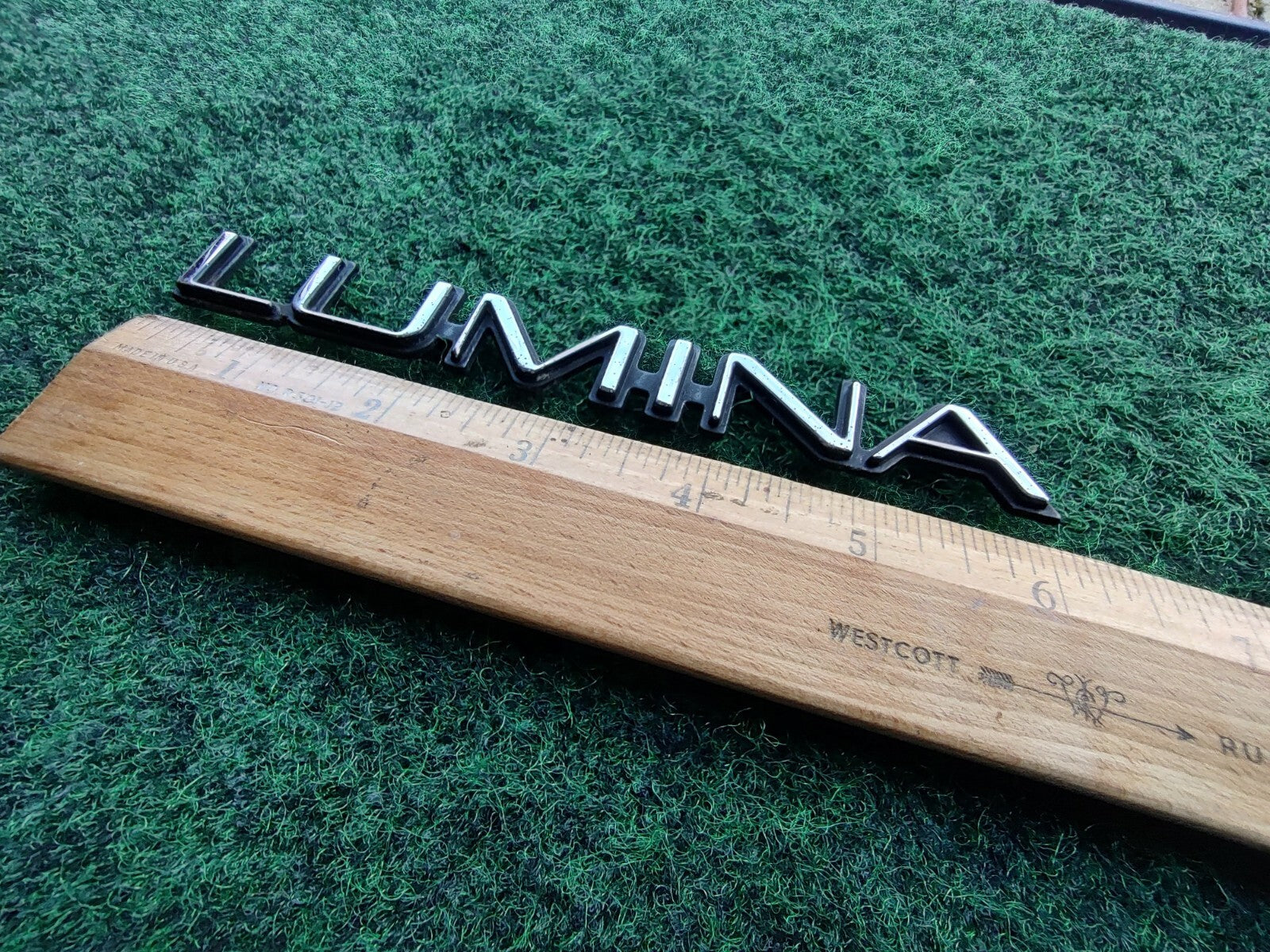 95 96 97 98 99 00 01 CHEVROLET LUMINA REAR EMBLEM BADGE SYMBOL OEM 5S2