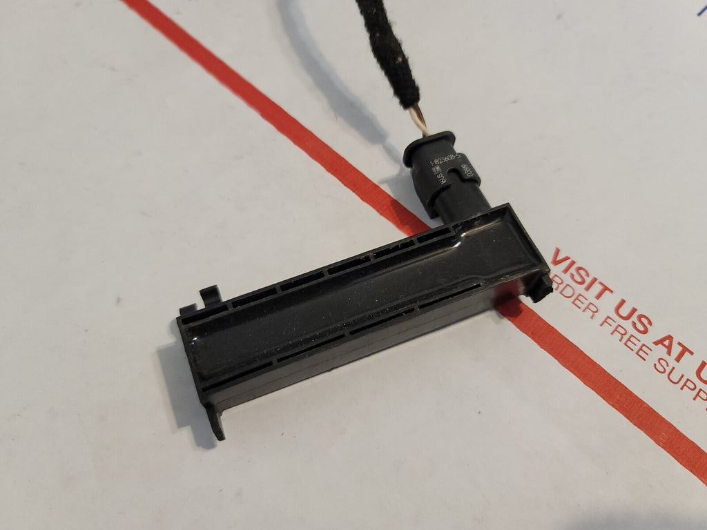 2017-2024 Cadillac XT5 Keyless Entry Antenna 13580788 OEM Broken Tabs 7L7