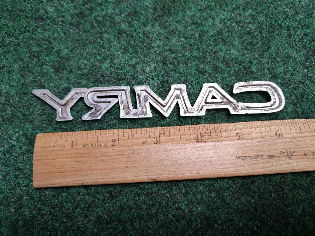 1997-2001 TOYOTA CAMRY REAR CHROME EMBLEM LOGO BADGE SYMBOL OEM 4S4