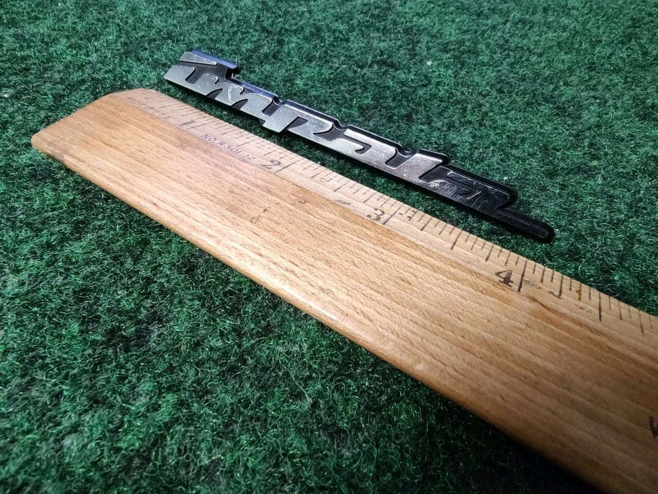 2000-2005 Chevrolet Impala Panel Emblem NAME PLATE BADGE 10290600 OEM 3S1