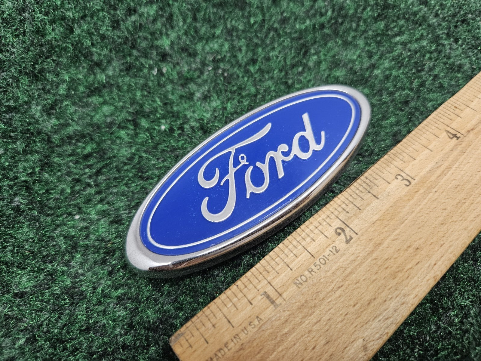 1995-1997 FORD CROWN VICTORIA LOGO Rear EMBLEM SYMBOL SIGN GL1