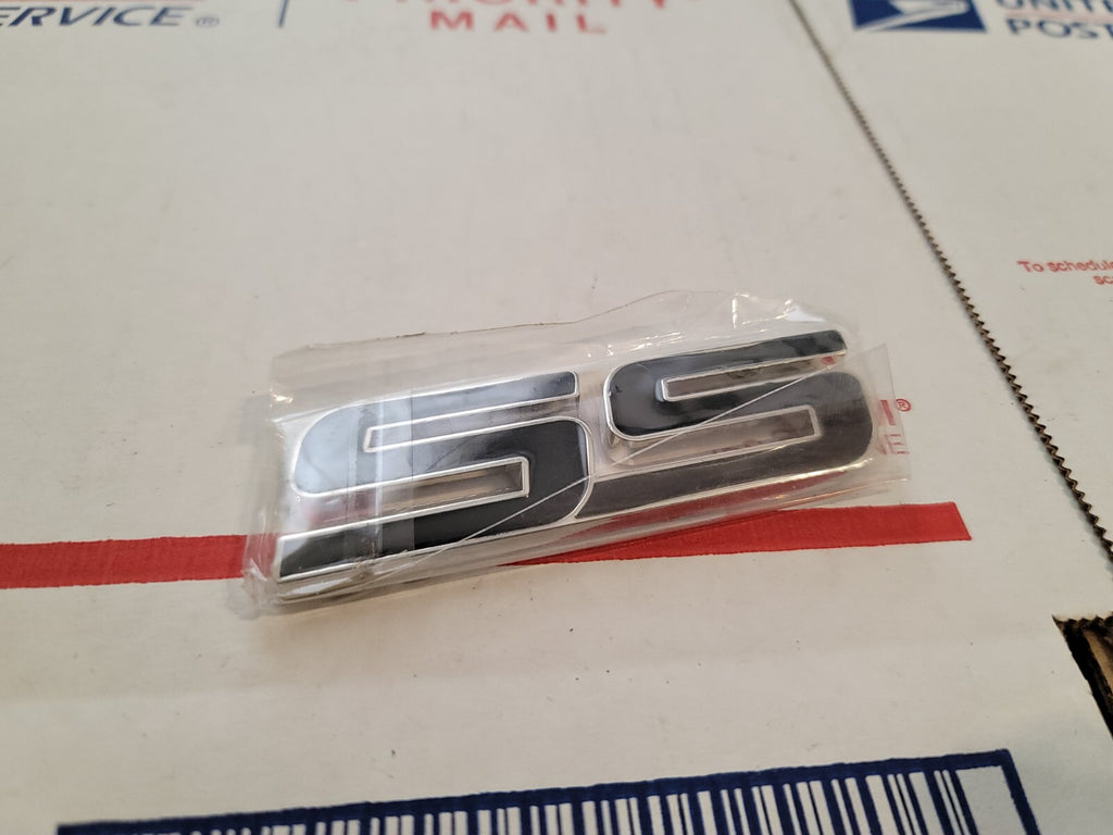 OEM NEW Trunk and Fender SS Emblem Badge Pearl White Fits 06-10 Chevrolet 7L9
