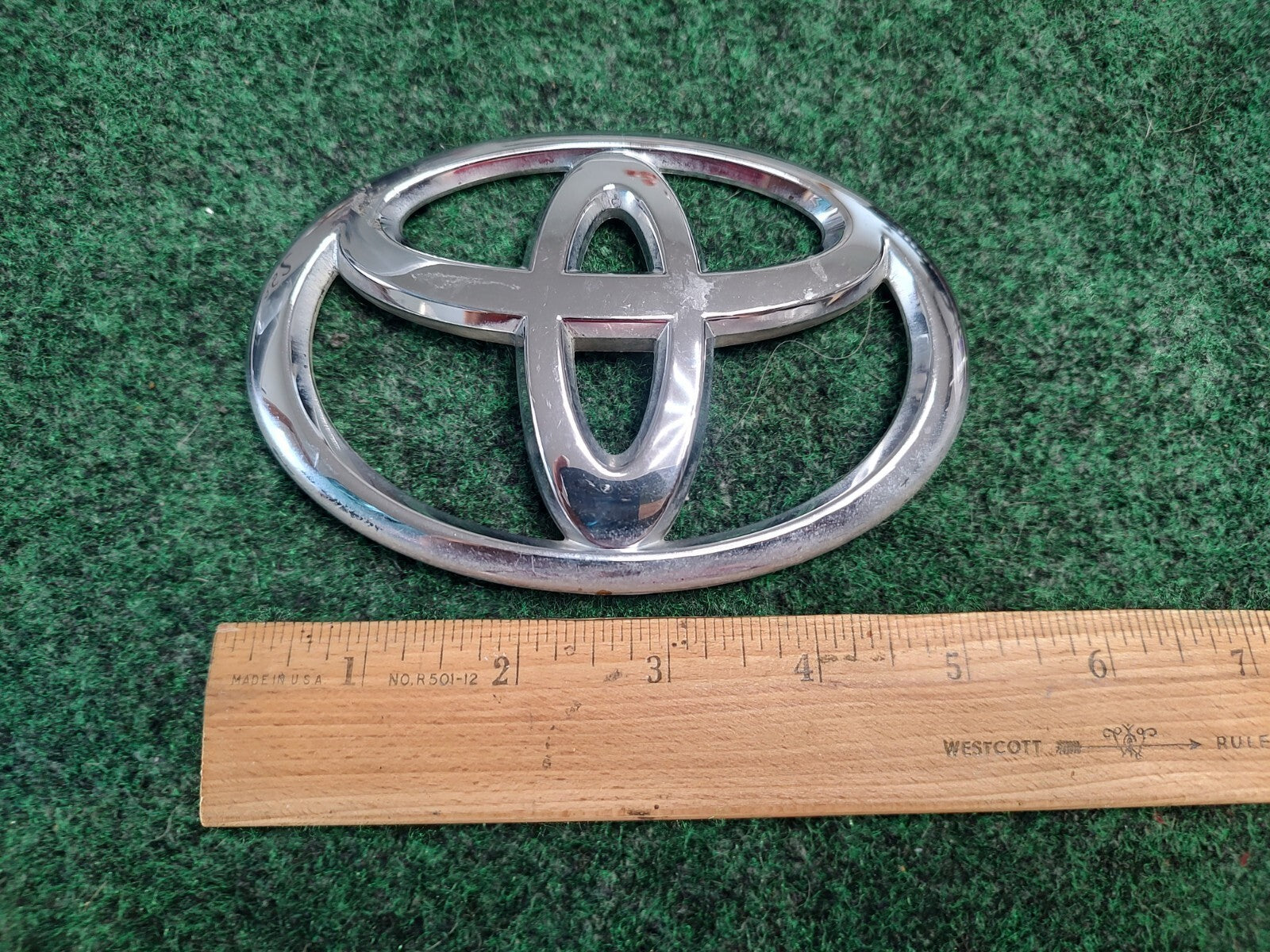 07-11 TOYOTA CAMRY 10-21 4RUNNER REAR TRUNK LID EMBLEM LOGO BADGE SYMBOL OEM 3S2