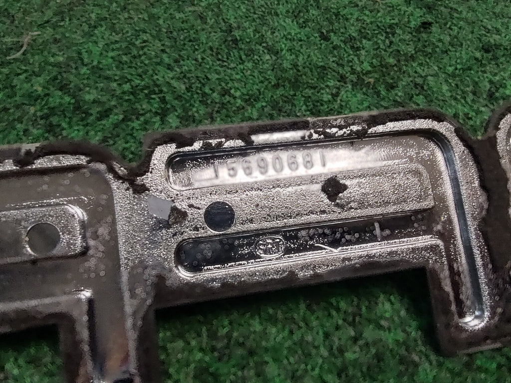 GMC 1995-2005 Safari Rear Door Emblem Badge Logo Nameplate Name 15690681 1S8