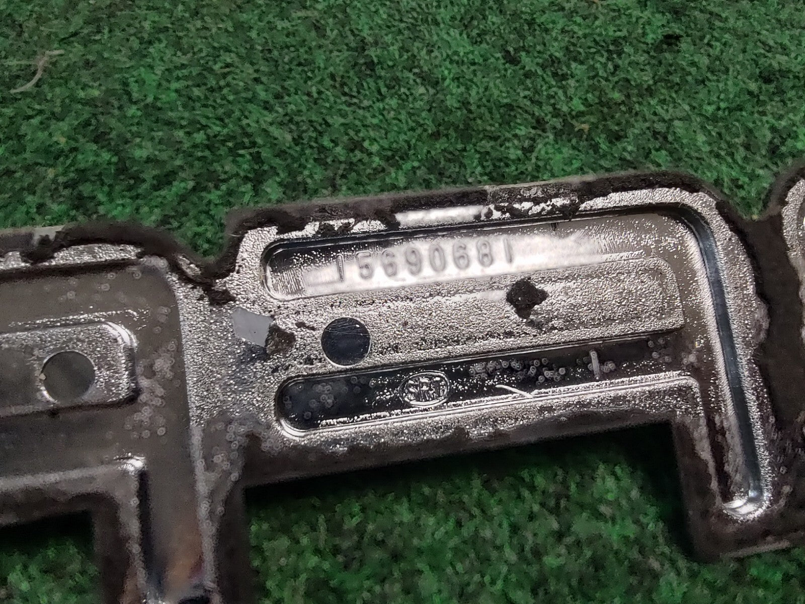 GMC 1995-2005 Safari Rear Door Emblem Badge Logo Nameplate Name 15690681 1S8
