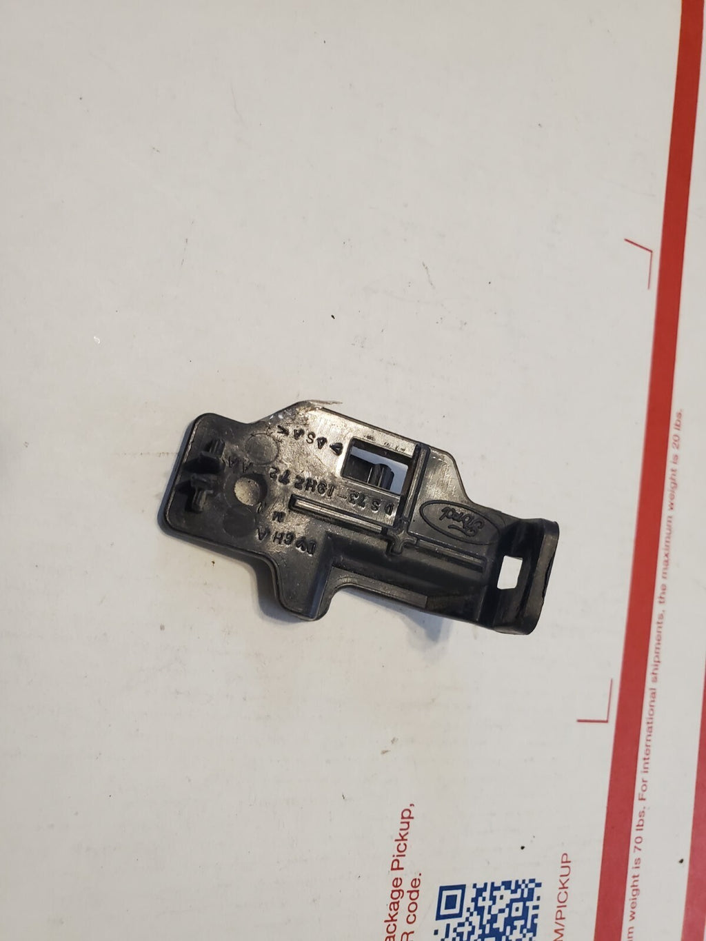 13-20 Ford Fusion Back up Camera Rear Bracket Support 3L9 Holds Camera In Place
