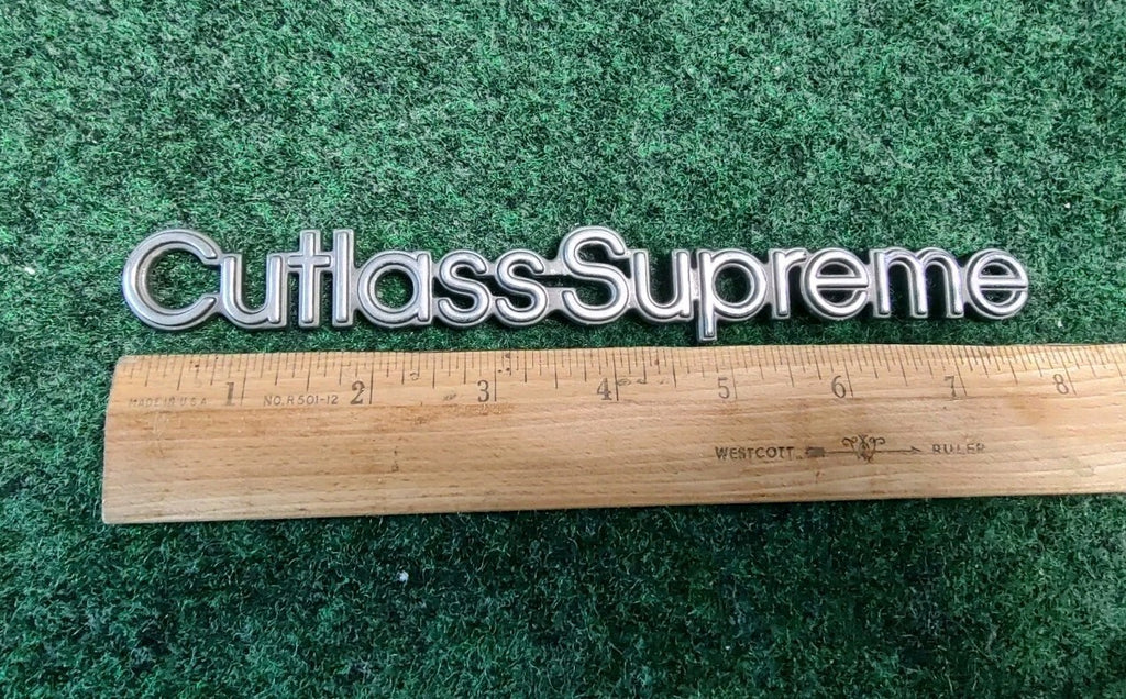 93 94 95 96 97 OLDSMOBILE CUTLASS SUPREME SIDE EMBLEM BADGE SYMBOL LOGO OEM 8L4