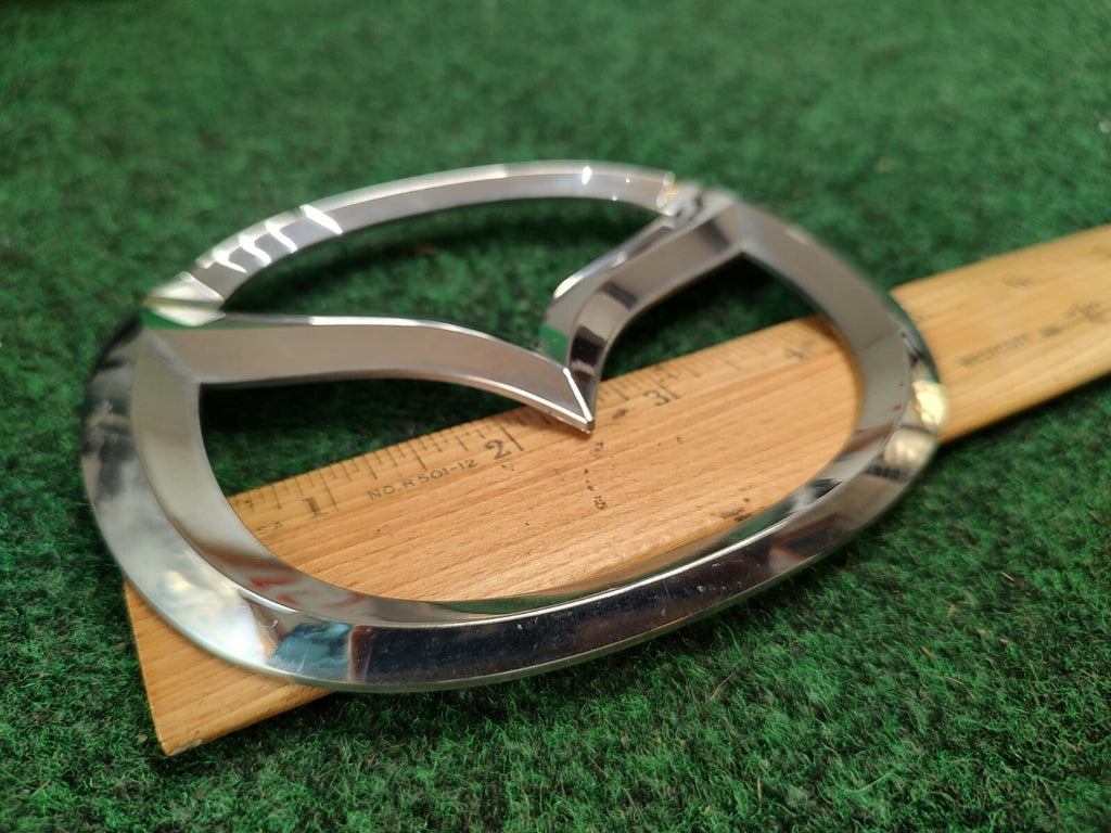 04 05 06 07 08 09 MAZDA 3  EMBLEM LOGO BADGE OEM BN8V-51-730 2S6