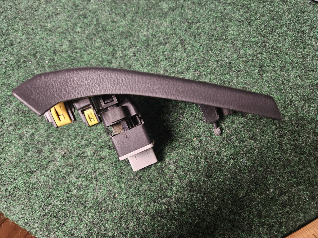 18-2023 FORD MUSTANG DASH LEFT AIR NOZZLE COVER PANEL TRIM OEM FR3B63042D90A 3M2