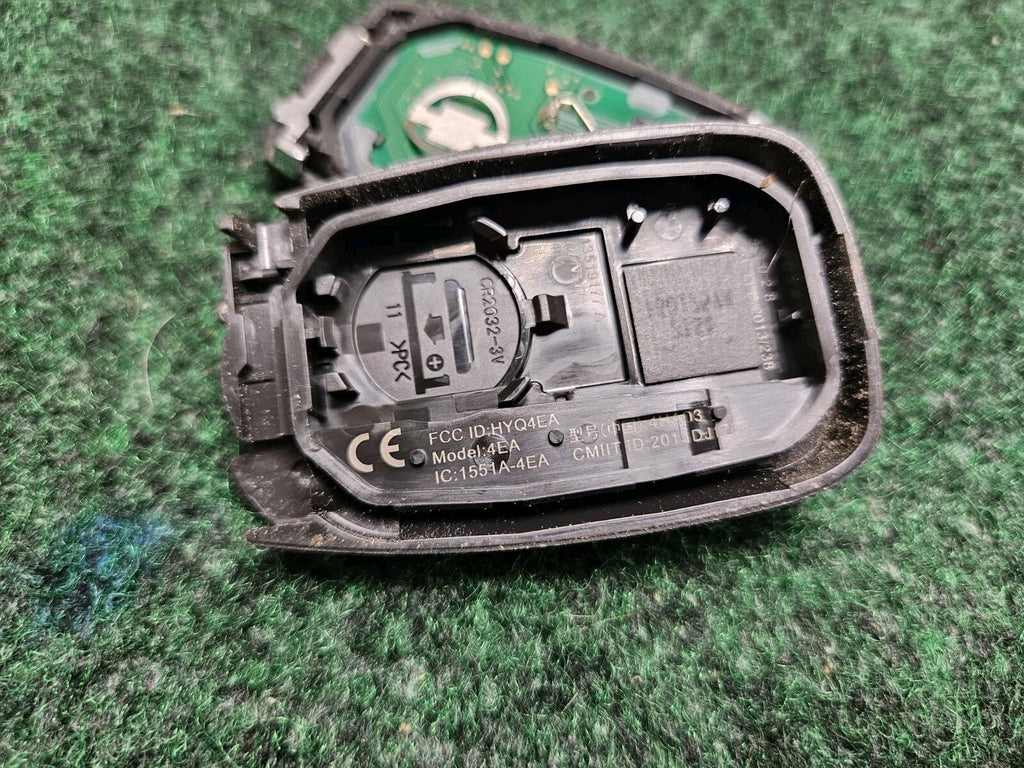 OEM Chevrolet Malibu Cruz Camaro Smart Key Fob w/ 3 Buttons Used Key Cut 7S5