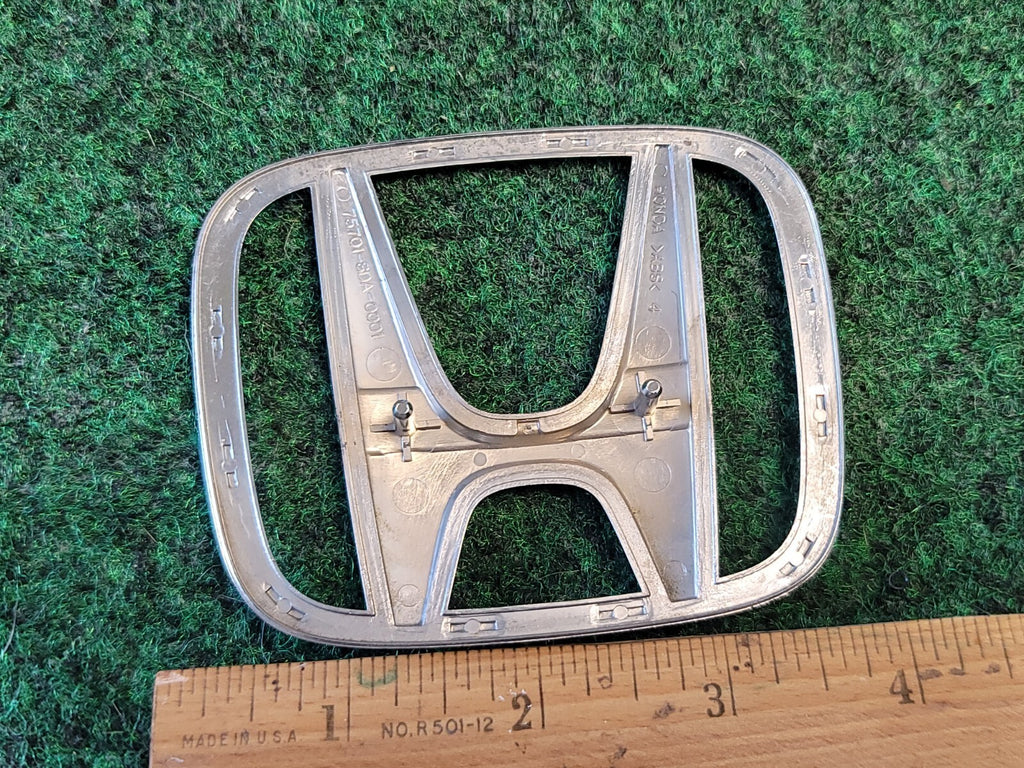 2003-2005 HONDA ACCORD SEDAN REAR TRUNK CENTER EMBLEM BADGE LOGO SYMBOL 1M6