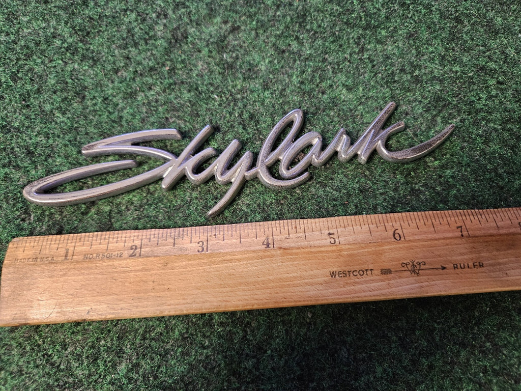 1992-1998 Buick Skylark Front Door Emblem Nameplate Badge OEM 22569937 Side 5M1