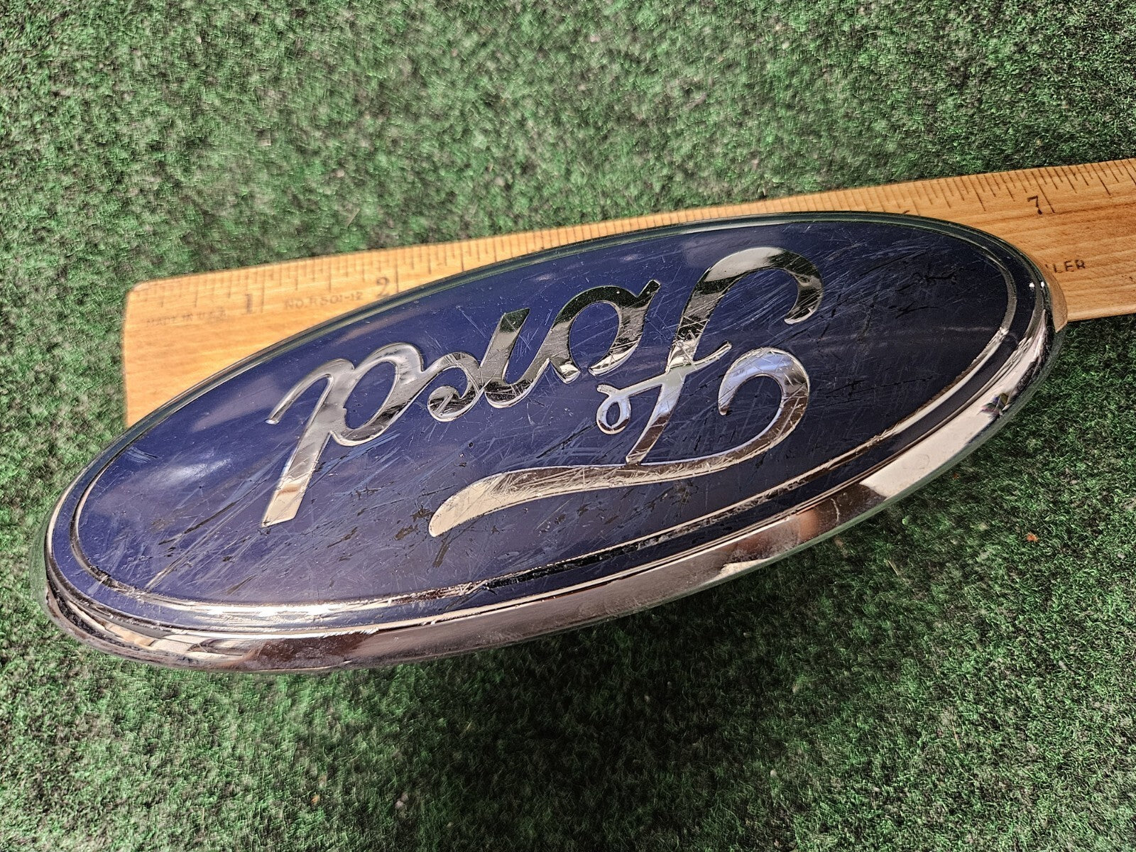 2005 2006 2007 Ford 500 2006 Fusion Grille Emblem 5F93-8B262-AA OEM 4M7