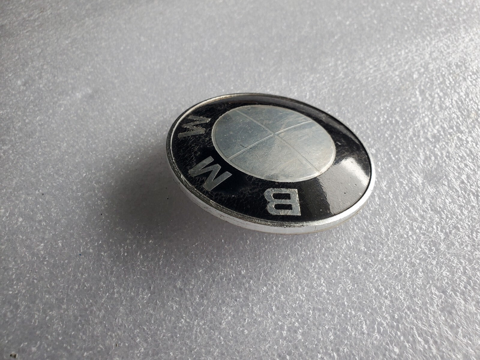 BMW EMBLEM LOGO BADGE SYMBOL OEM USED 5114-1872324 Metal VINTAGE