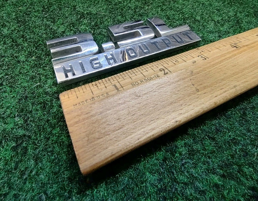 Dodge Charger Magnum 3.5L HIGH OUTPUT Nameplate Emblem 04806330AA 9L3