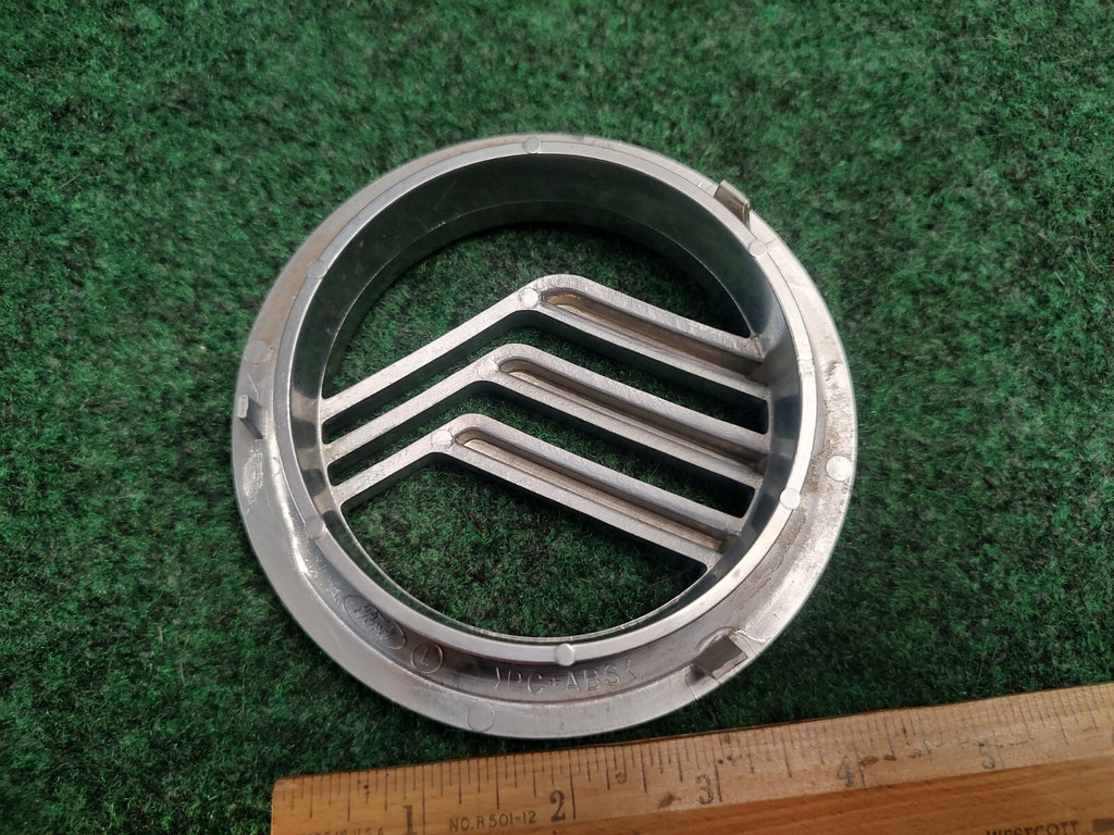 02 03 04 05 MERCURY MOUNTAINEER FRONT GRILLE EMBLEM LOGO BADGE SIGN SYMBOL 3S2