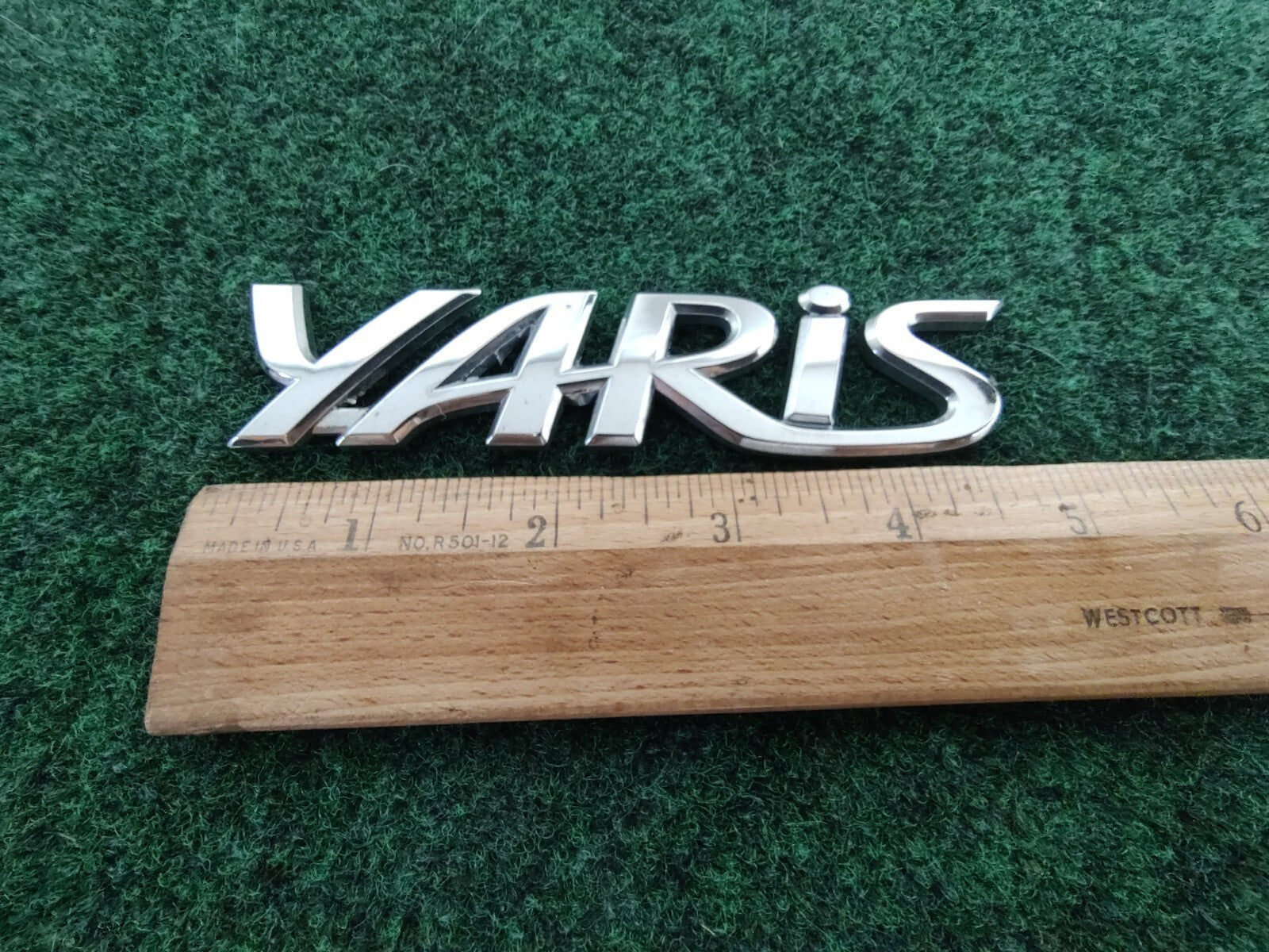2006-2011 TOYOTA YARIS REAR EMBLEM LOGO BADGE SYMBOL CHROME LETTERS OEM 5S5