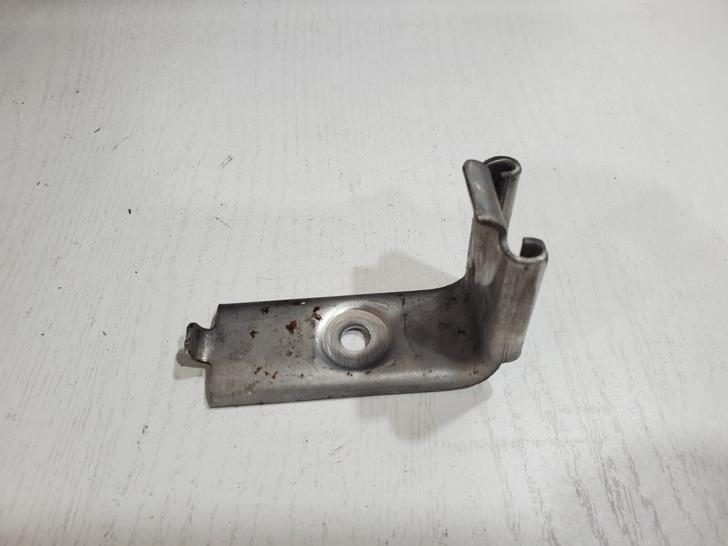 2005-2013 C6 Chevrolet Corvette Muffler Exhaust Hanger Bracket 6L5 (1)