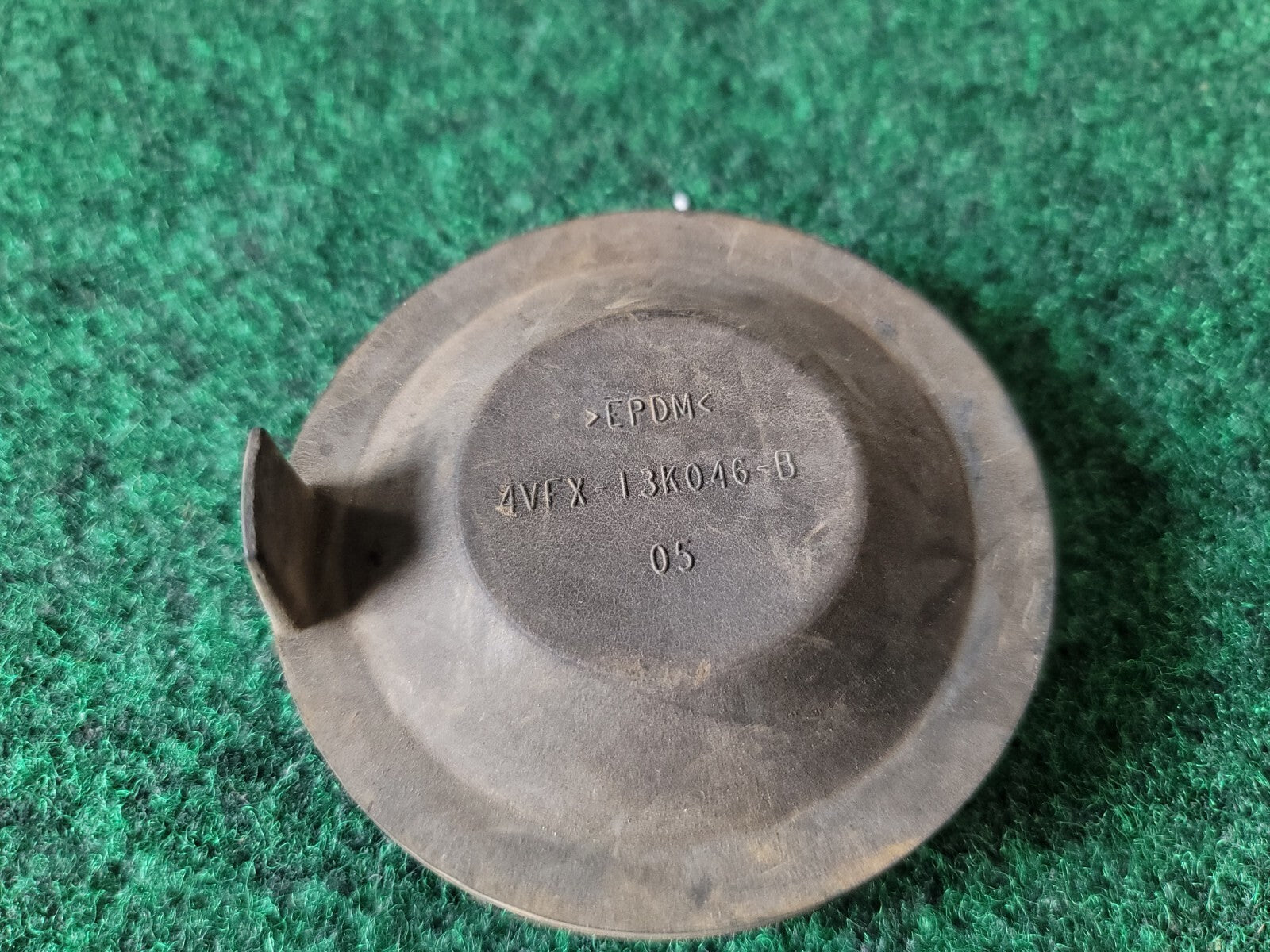 (1)OEM 2012 - 2014 Ford Focus Headlight Head Light Bulb Dust Cover Cap Plug 10L1